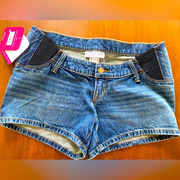 Maternity shorts SIZE 2 NWT - Picture 1 of 3
